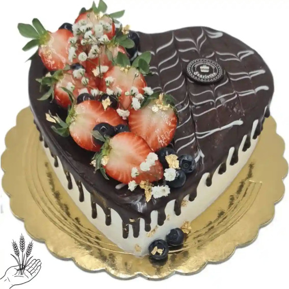 Tort Serce z Truskawkami